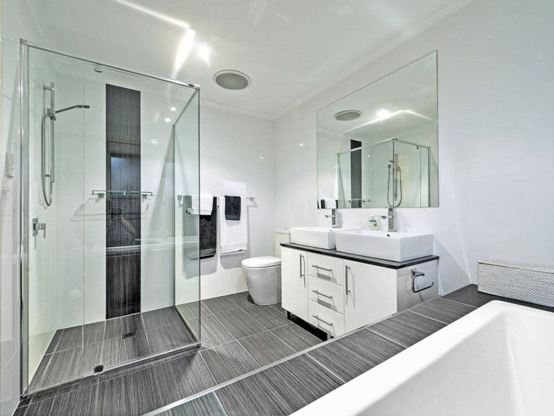 17 Bowline Road, Mermaid Waters QLD 4218, Mermaid Waters - Thumbnail 4