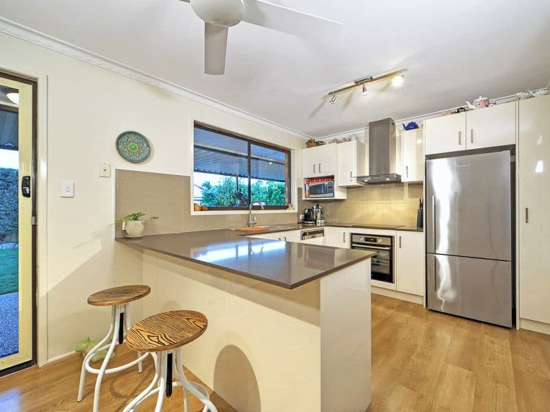 17 Bowline Road, Mermaid Waters QLD 4218, Mermaid Waters - Thumbnail 8