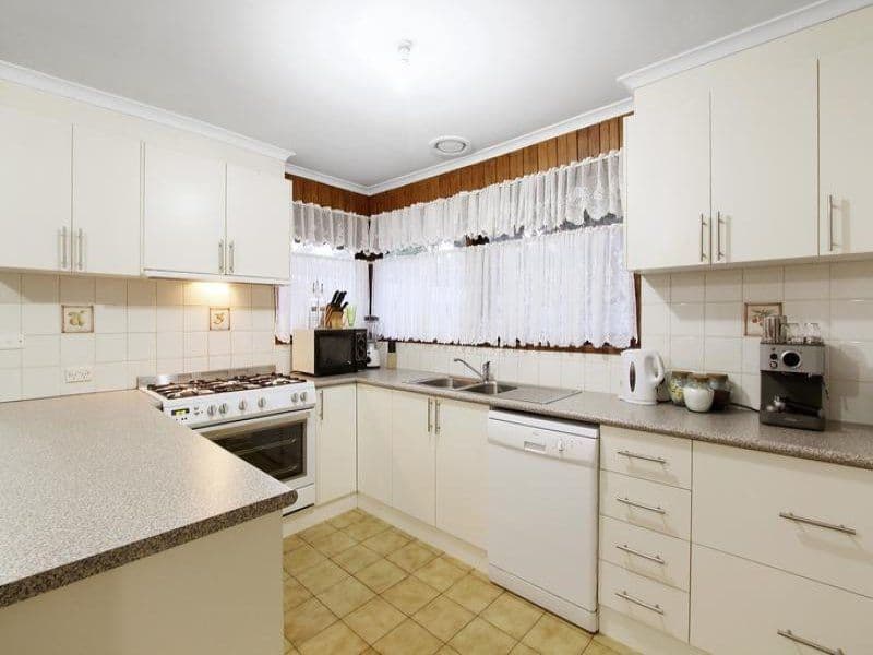 89 Cabernet Crescent, BUNDOORA VIC 3083, Bundoora - Thumbnail 2