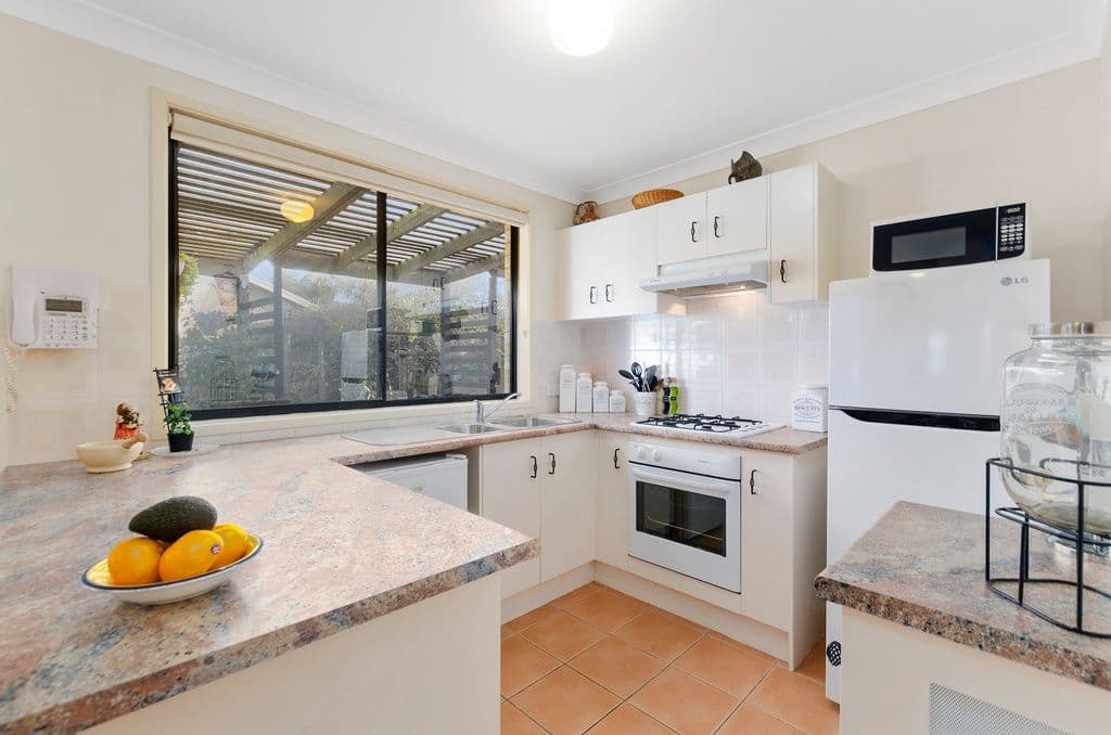 21 Fleet Crescent, Albion Park - Thumbnail 4