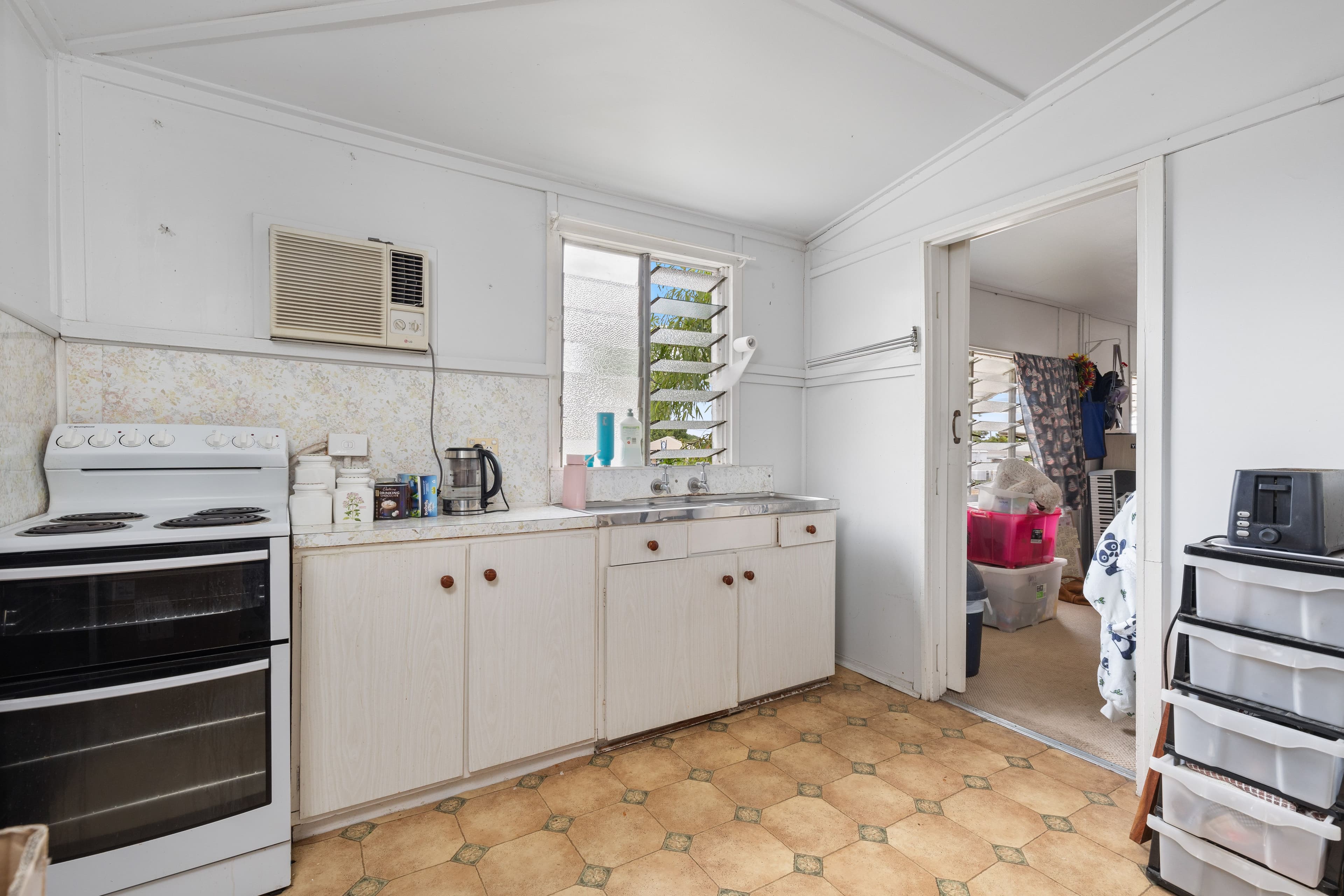 41 Theresa Street, Emerald QLD 4720, Emerald - Thumbnail 7