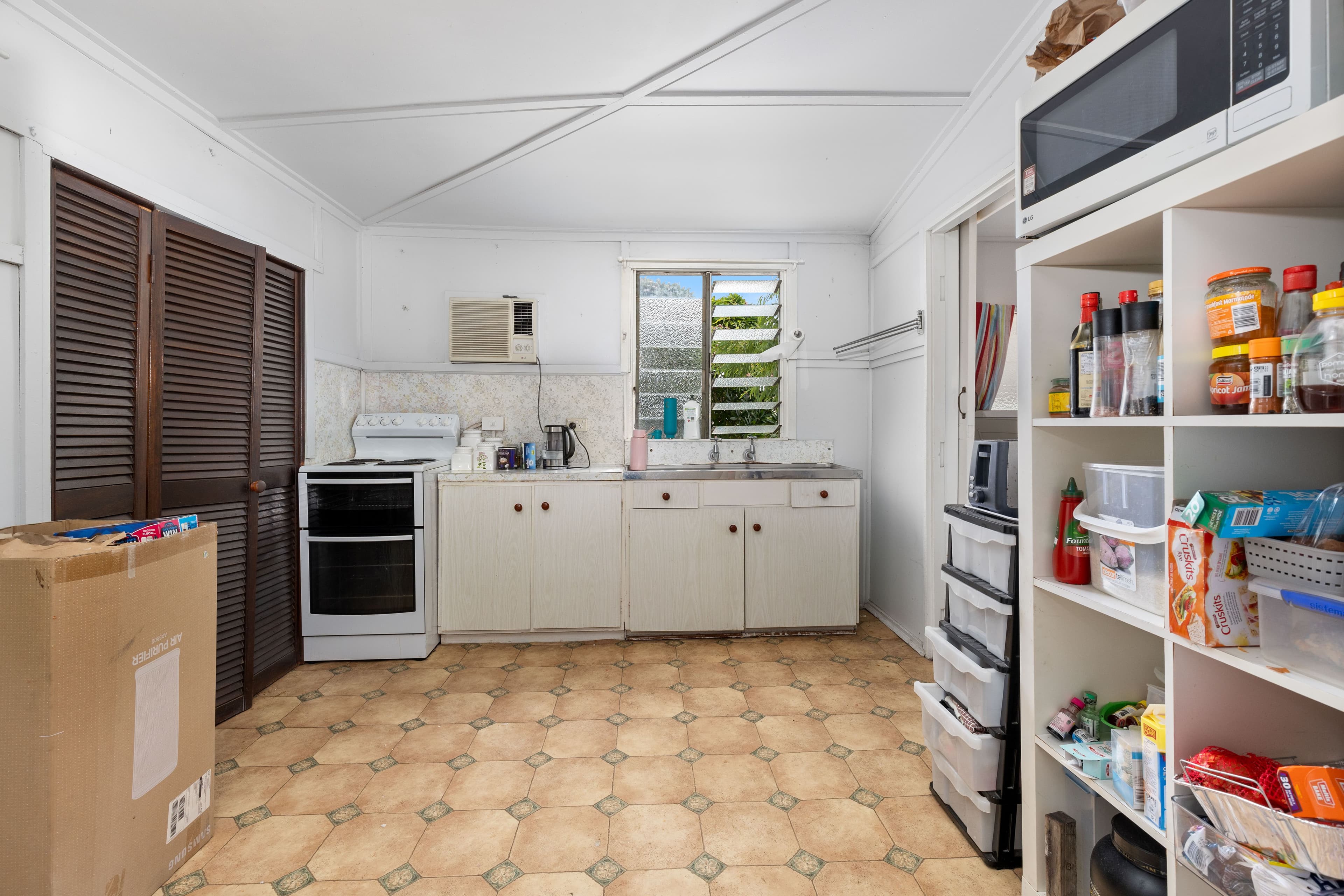 41 Theresa Street, Emerald QLD 4720, Emerald - Thumbnail 8
