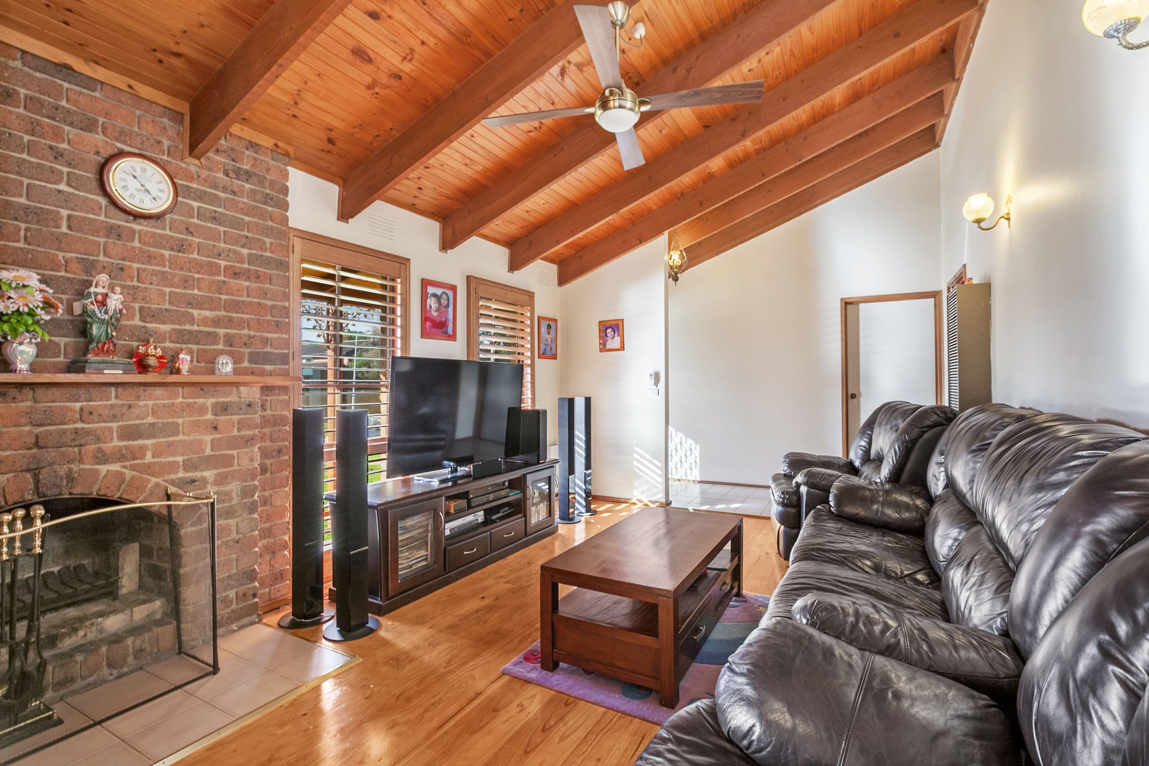15 Mockridge Drive, Mill Park VIC 3082, Mill Park - Thumbnail 4