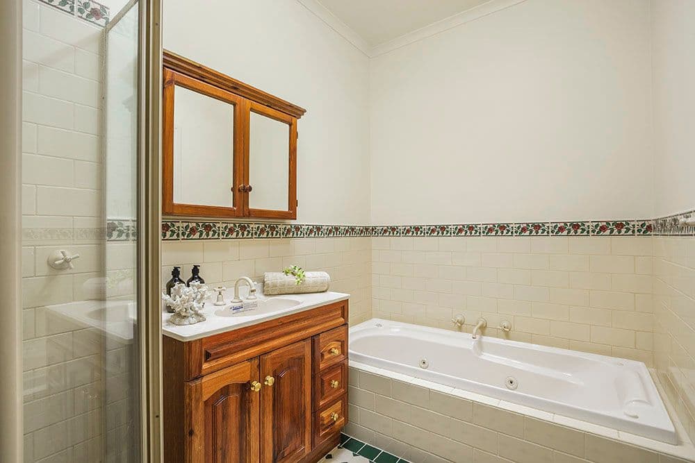 25 Cavalier Street, DONCASTER EAST VIC 3109, Doncaster East - Thumbnail 7