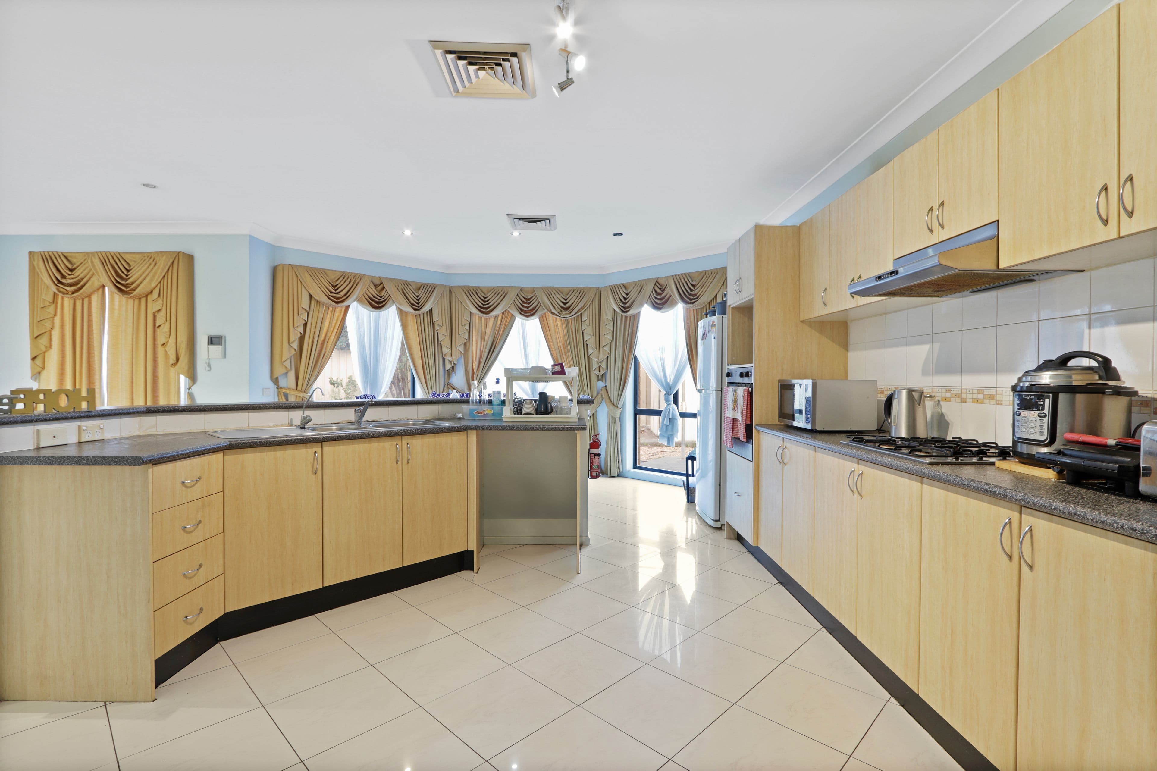 70 Venezia Street, Prestons NSW 2170, Prestons - Thumbnail 8