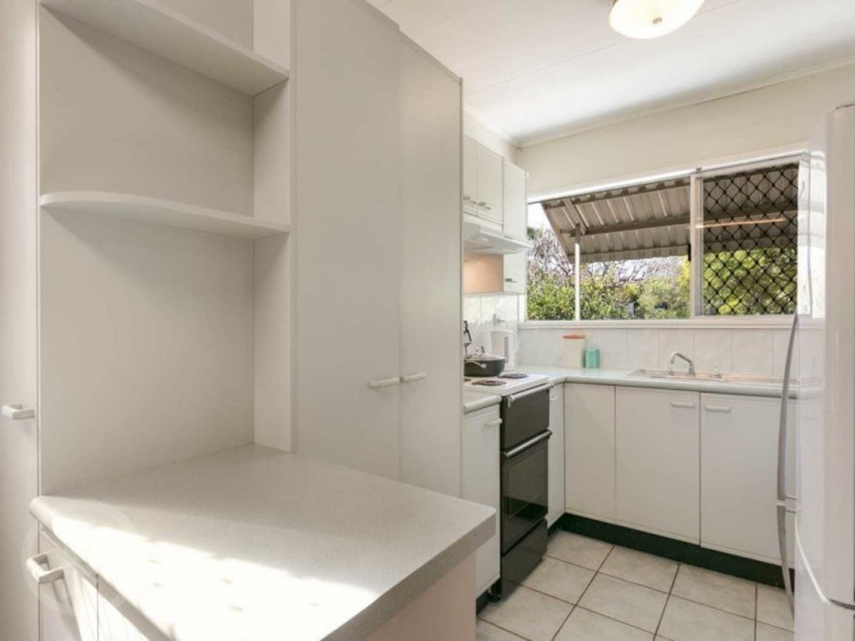8 Muirlea Street, OXLEY QLD 4075, Qld - Thumbnail 5
