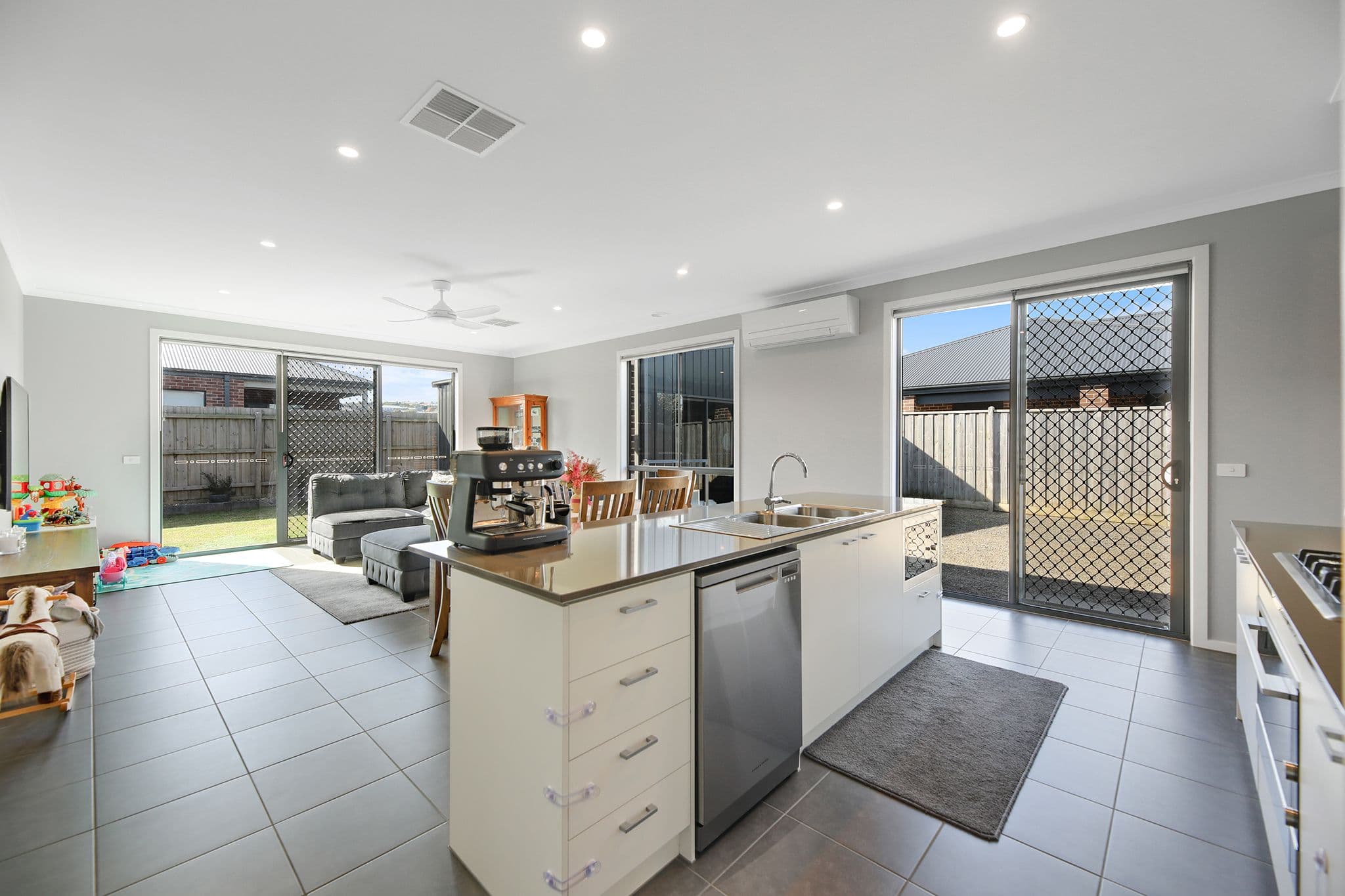 7 Cinnamon Street, Drouin VIC 3818, Drouin - Thumbnail 4