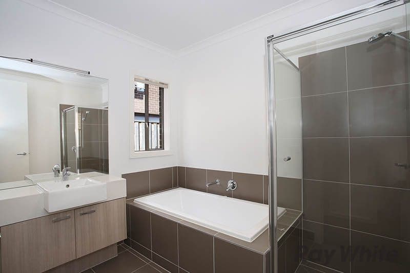 15 Daylily Drive, Keysborough VIC 3173, Keysborough - Thumbnail 3