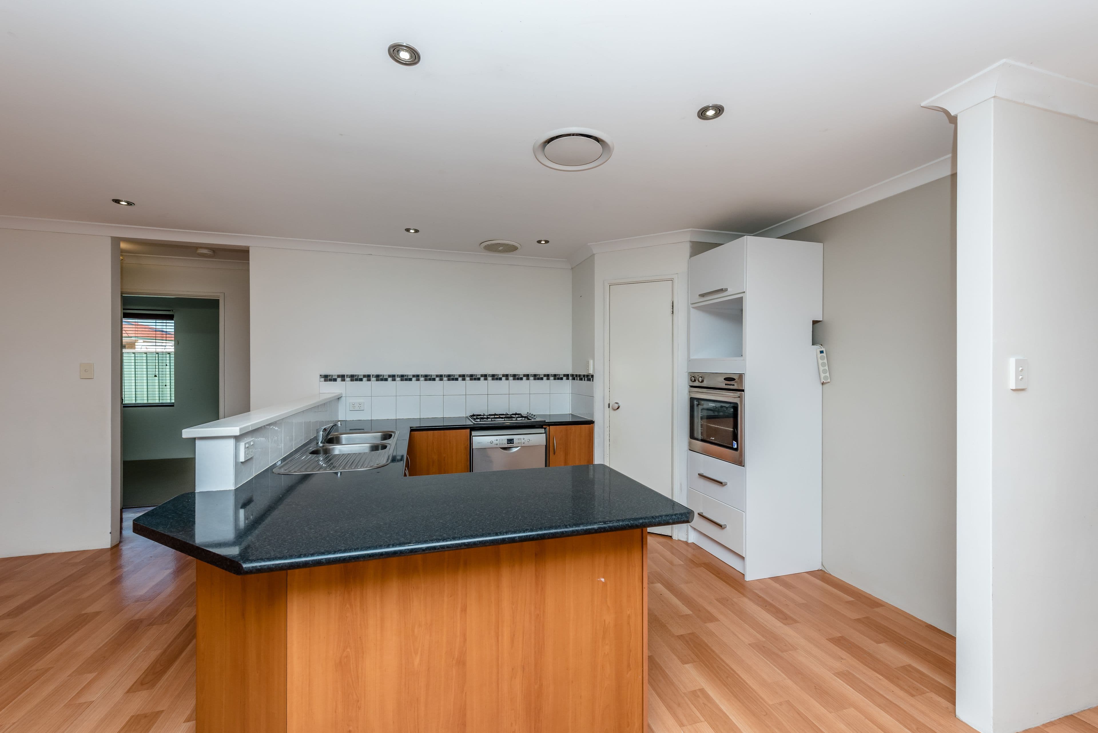 2 Rolland Drive, Mount Tarcoola WA 6530, Mount Tarcoola - Thumbnail 2