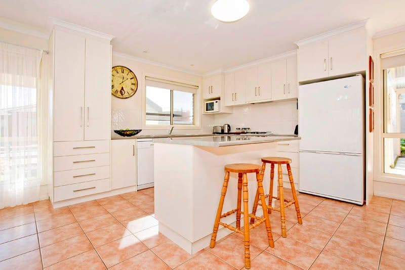40 Paratone Crescent, ST ALBANS PARK VIC 3219, St Albans Park - Thumbnail 5
