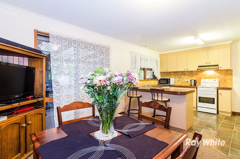 4 South Charles Court, Cranbourne VIC 3977, Cranbourne - Thumbnail 3