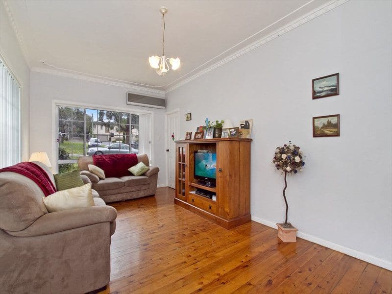 40 Glencoe Street, SUTHERLAND NSW 2232, Sutherland - Thumbnail 2