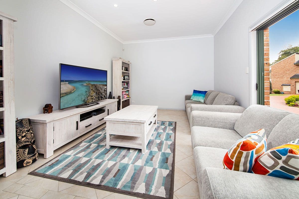 84 Griffin Parade, Illawong - Thumbnail 2
