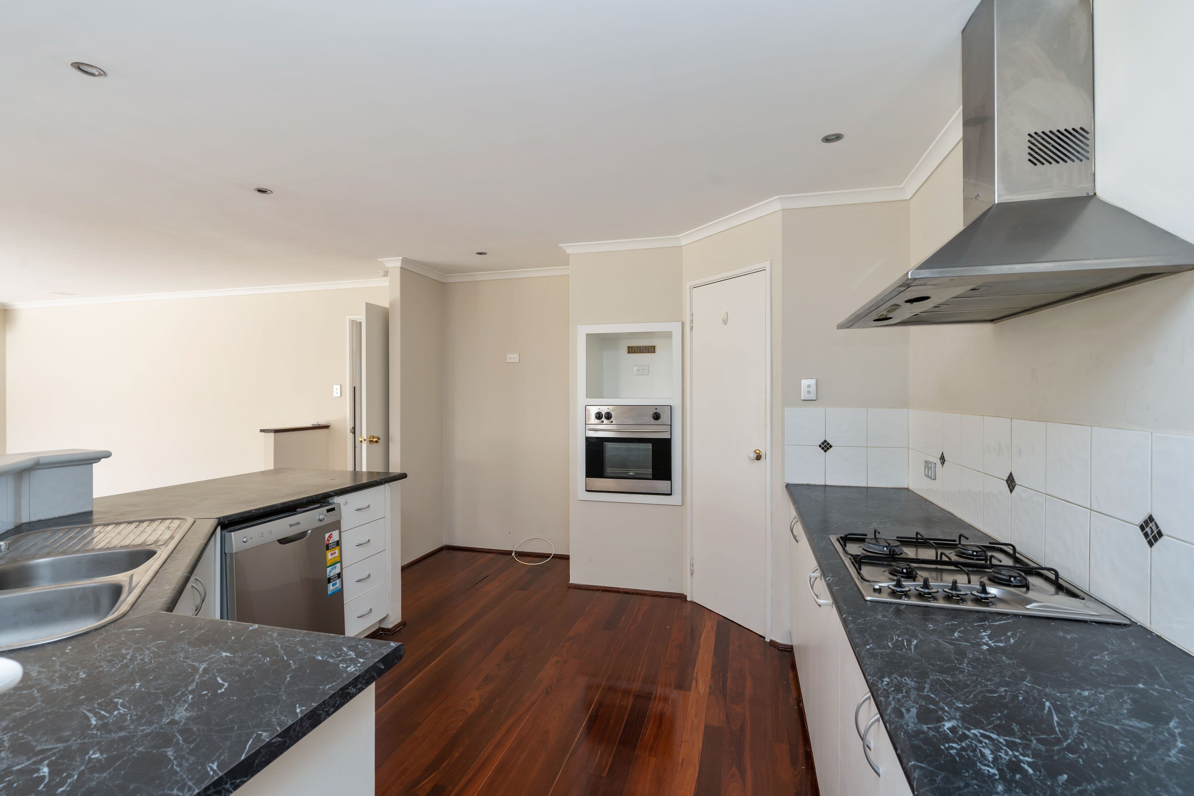 35 Sciano Avenue, Success WA 6164, Success - Thumbnail 4