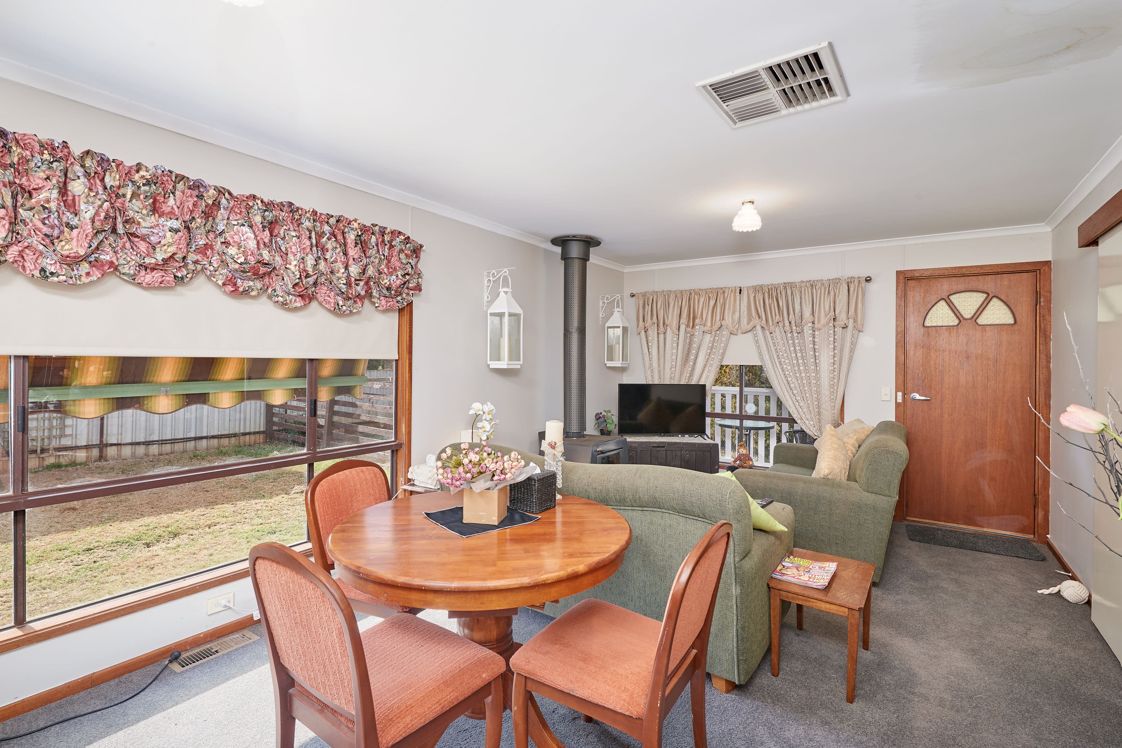 18 Devlin Street, Ganmain NSW 2702, Ganmain - Thumbnail 2