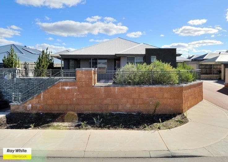 4 Rennex Ramble, Ellenbrook WA 6069, Ellenbrook - Thumbnail 2