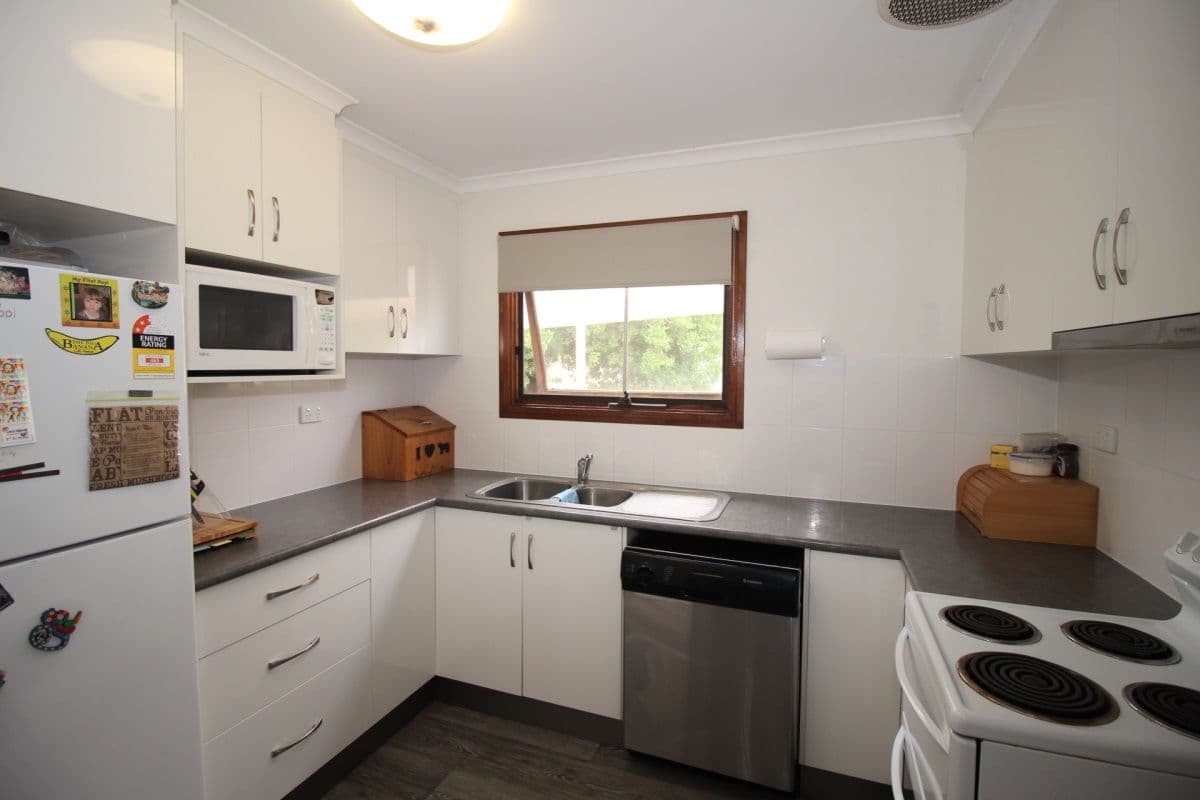 111 Harris Street, Emerald QLD 4720, Emerald - Thumbnail 6