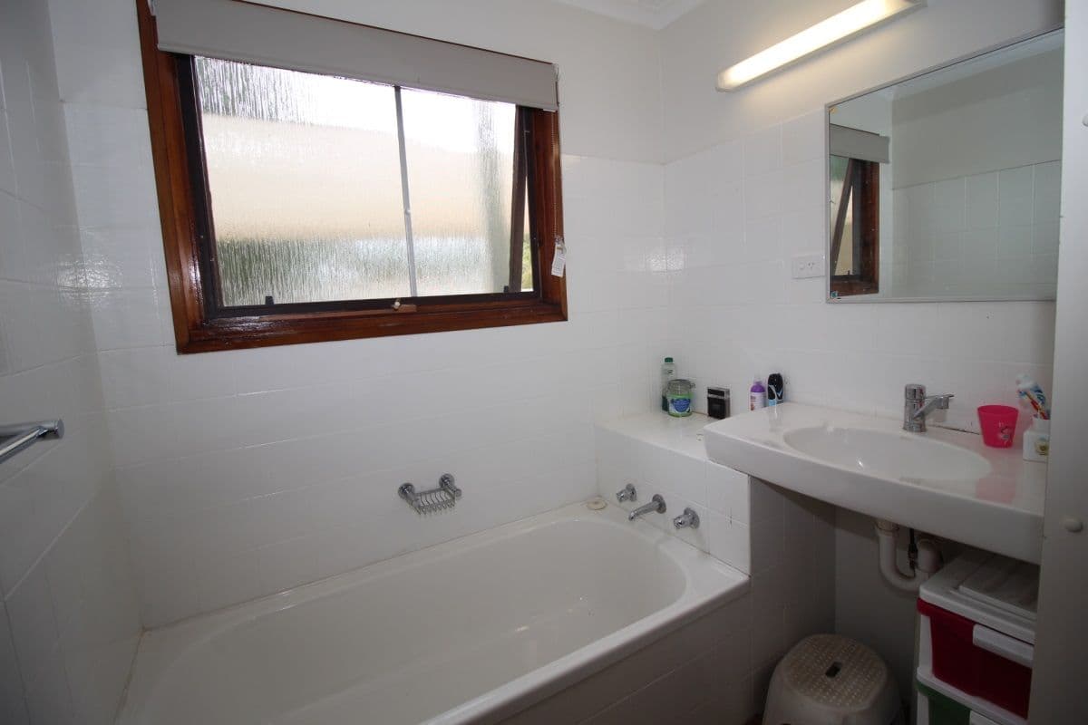 111 Harris Street, Emerald QLD 4720, Emerald - Thumbnail 7