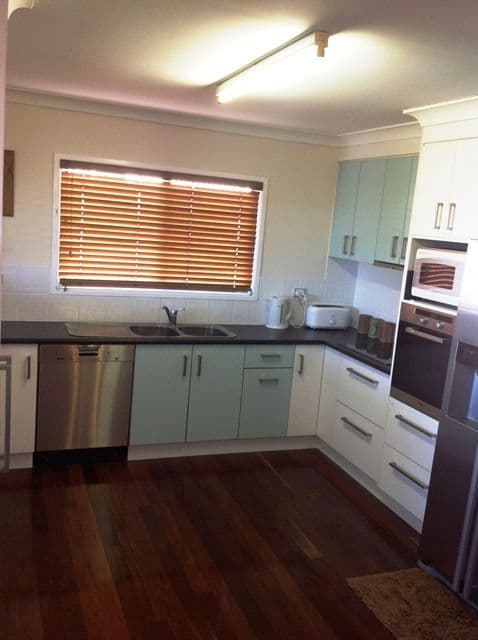 27 Campbell Street, CLINTON QLD 4680, Clinton - Thumbnail 2