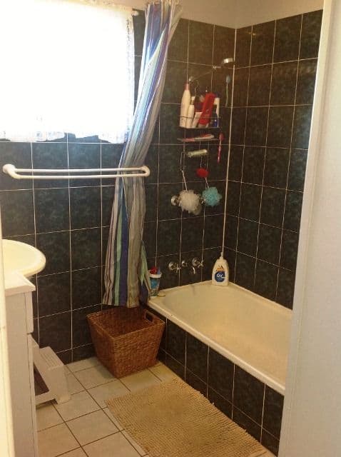 27 Campbell Street, CLINTON QLD 4680, Clinton - Thumbnail 4