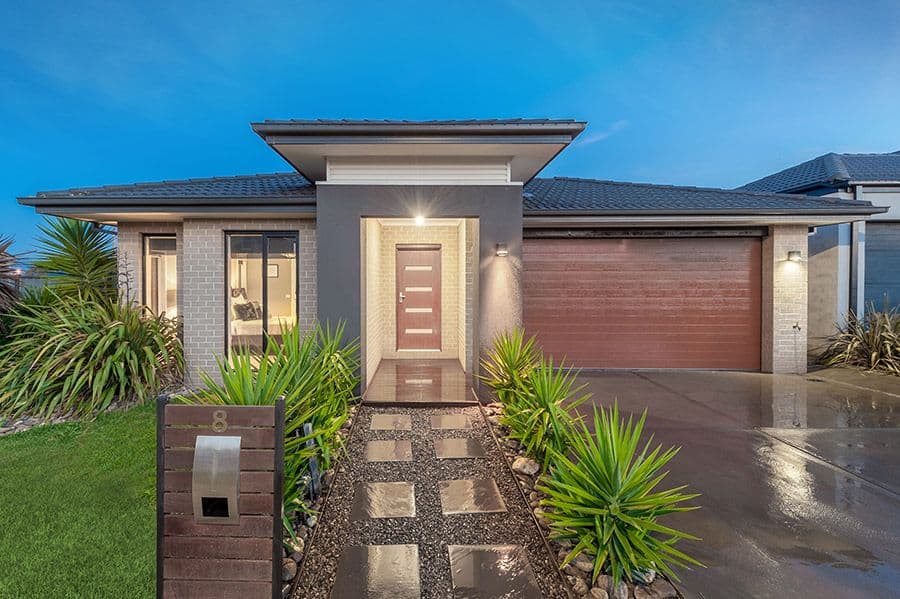 8 Clayton Road, Craigieburn VIC 3064, Craigieburn - Image 1