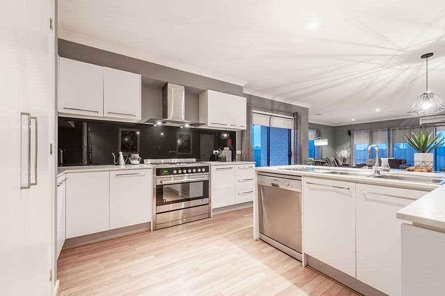 8 Clayton Road, Craigieburn VIC 3064, Craigieburn - Thumbnail 2