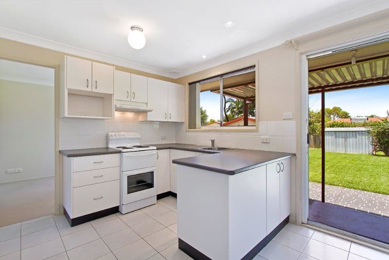 84 Kerry Crescent, BERKELEY VALE NSW 2261, Berkeley Vale - Thumbnail 3