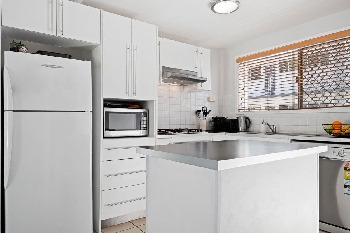 23 Montrose Road, Taringa QLD 4068, Taringa - Thumbnail 3