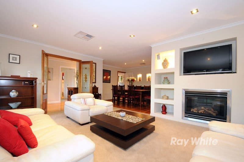 3 Roycroft Avenue, WANTIRNA SOUTH VIC 3152, Wantirna South - Thumbnail 2