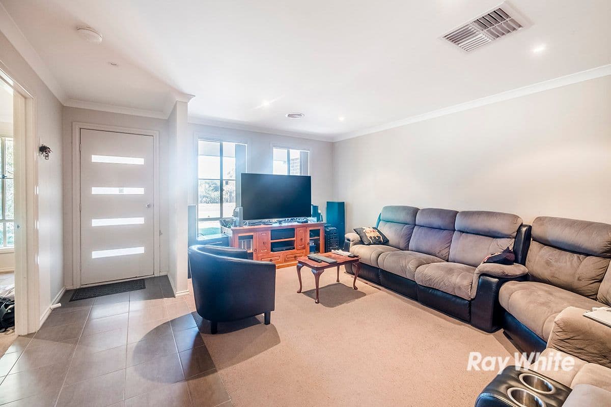53 Donohue Street, Cranbourne East VIC 3977, Cranbourne East - Thumbnail 4