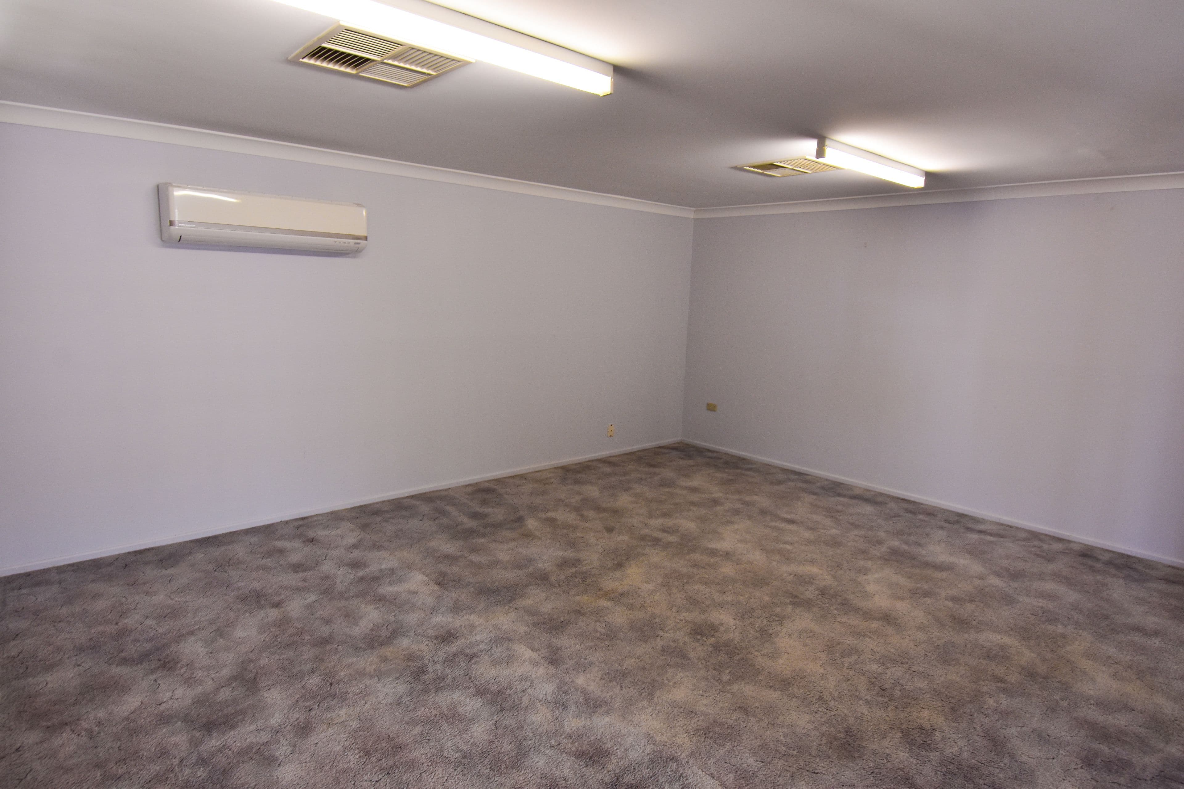 61 Gull Street, Longreach QLD 4730, Longreach - Thumbnail 3