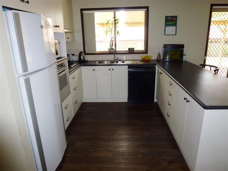 29 Bell Avenue, DUBBO NSW 2830, Dubbo - Thumbnail 5