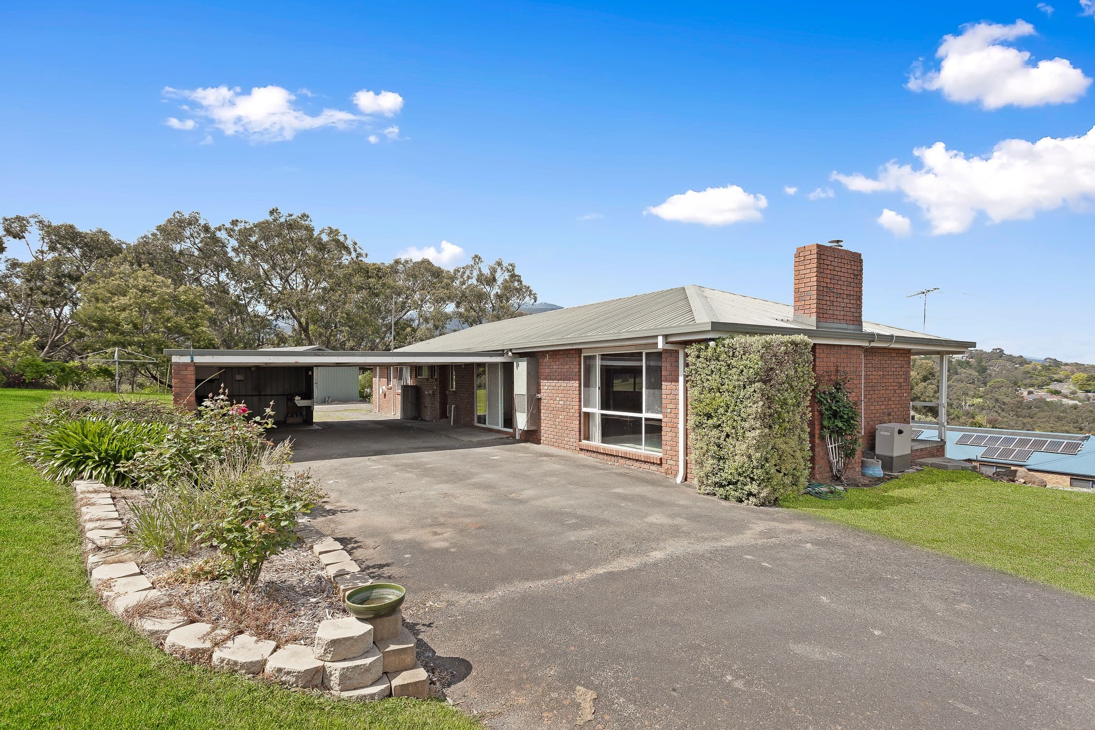29 Fernleigh Drive, Mooroolbark VIC 3138, Mooroolbark - Image 1