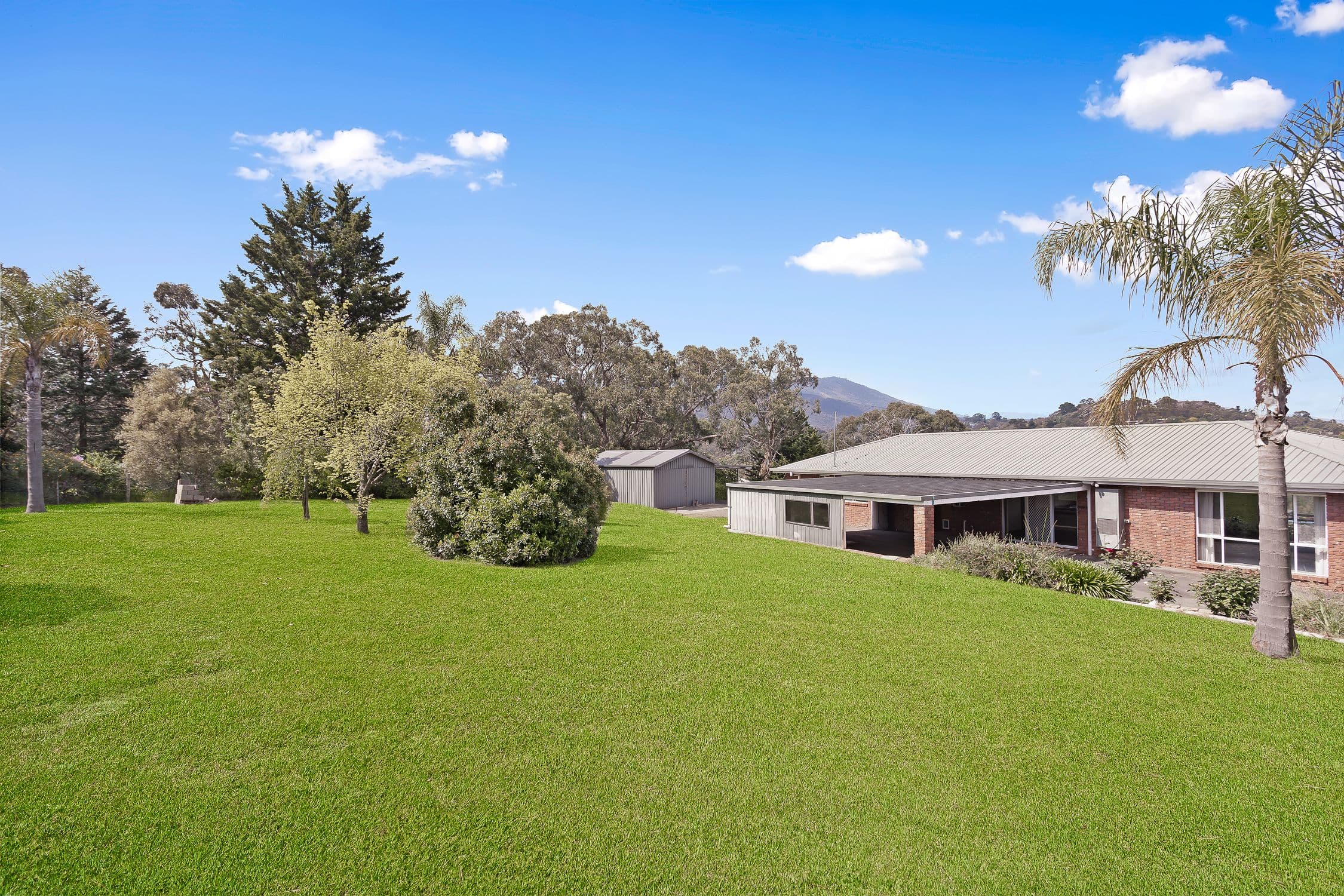 29 Fernleigh Drive, Mooroolbark VIC 3138, Mooroolbark - Thumbnail 3