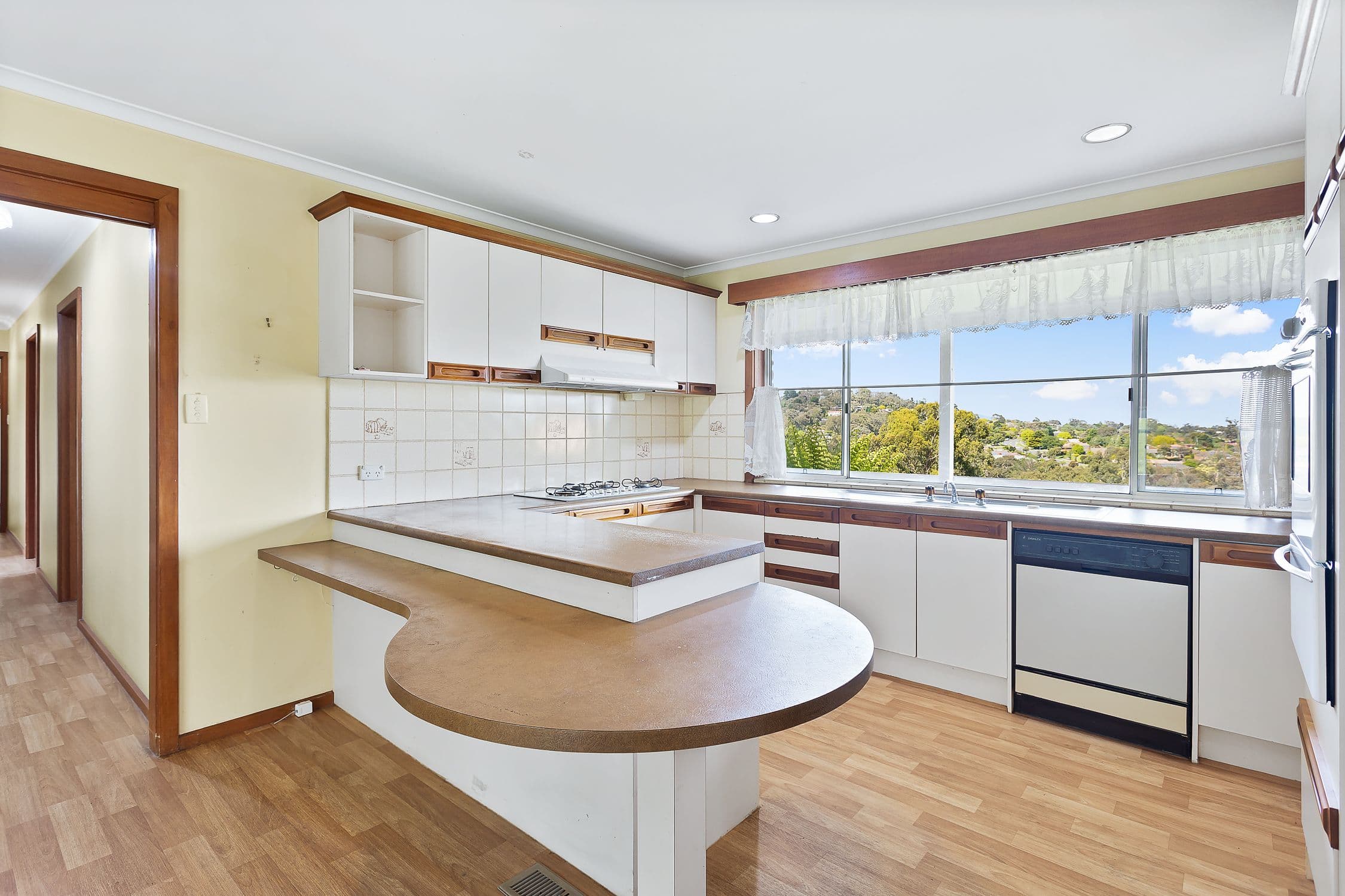29 Fernleigh Drive, Mooroolbark VIC 3138, Mooroolbark - Thumbnail 5