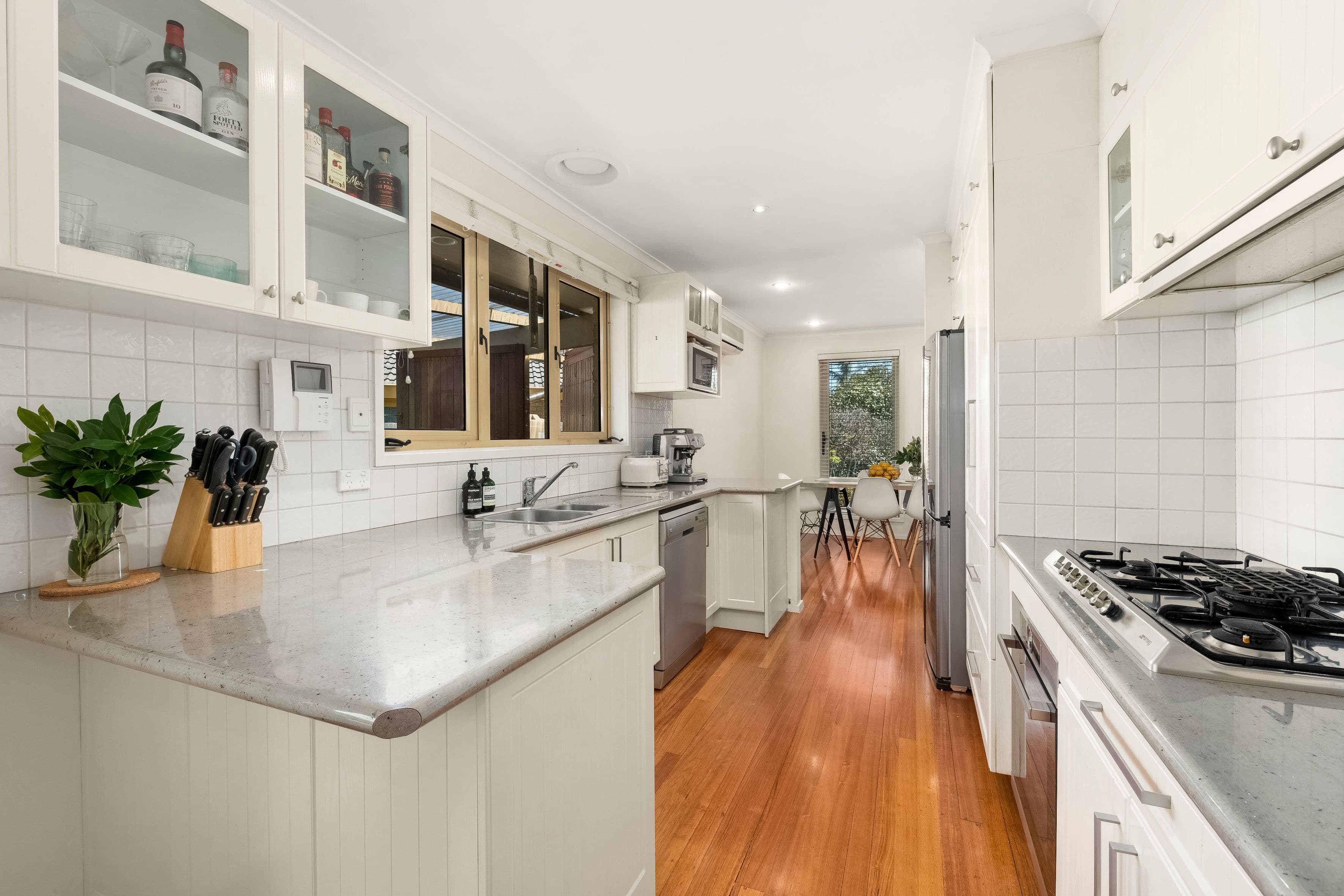 5 Tyrone Court, Wheelers Hill VIC 3150, Wheelers Hill - Thumbnail 3