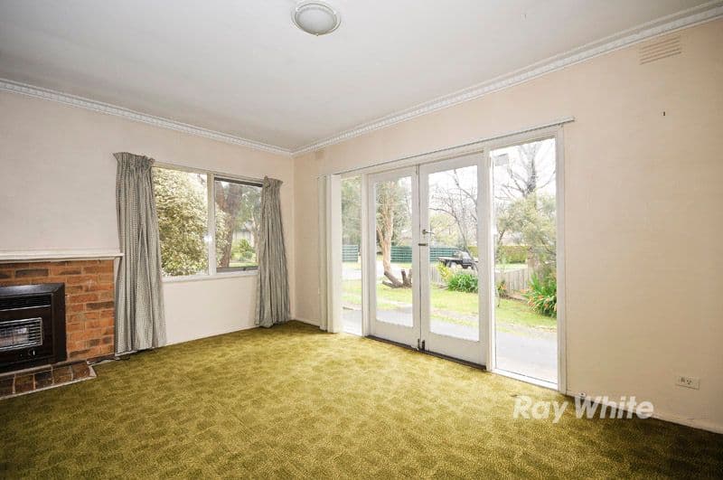 28 Flinders Crescent, BORONIA VIC 3155, Boronia - Thumbnail 2