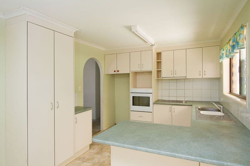 10 Flag Street, JAMBOREE HEIGHTS QLD 4074, Jamboree Heights - Thumbnail 3