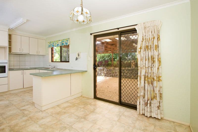10 Flag Street, JAMBOREE HEIGHTS QLD 4074, Jamboree Heights - Thumbnail 4