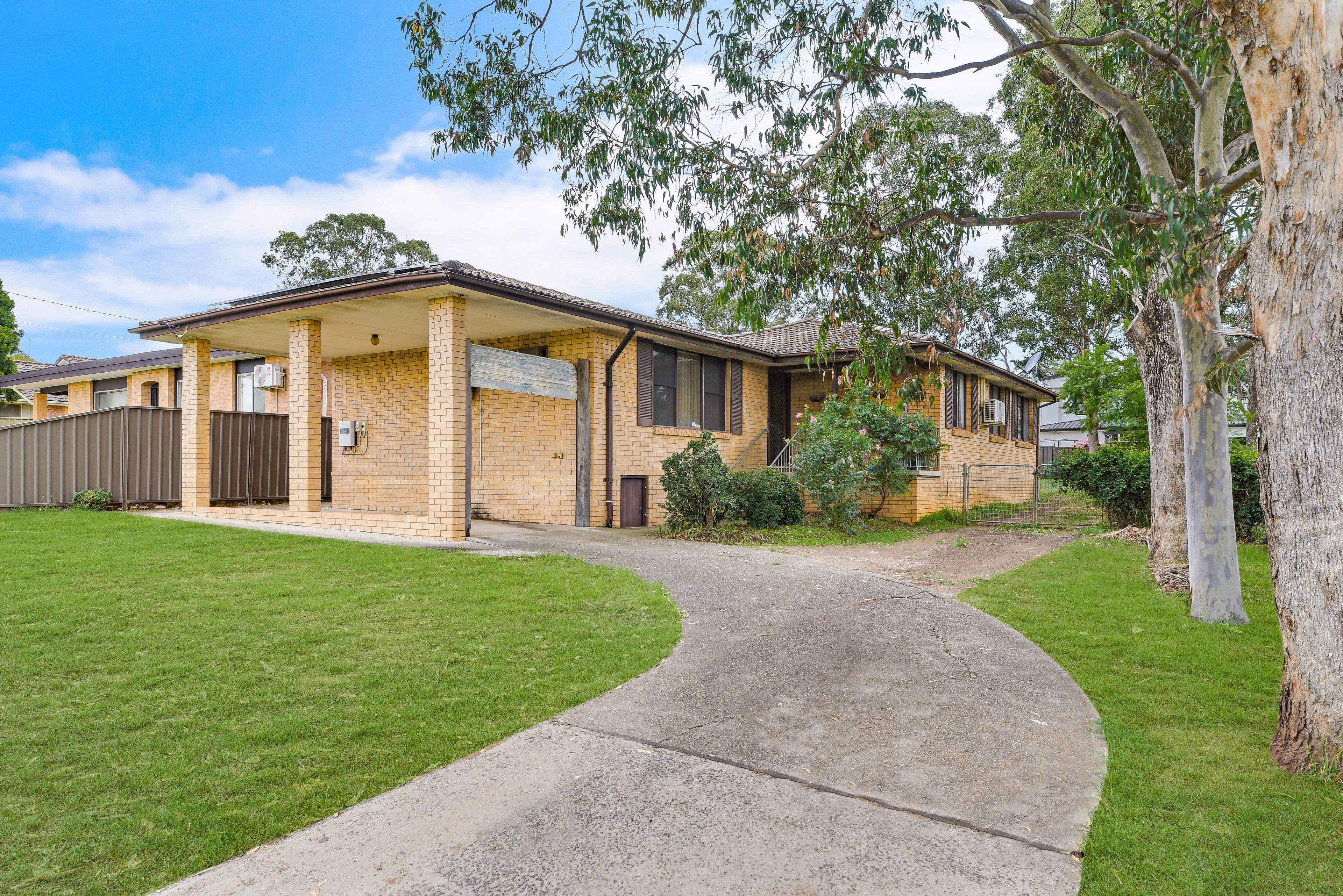 320 Railway Parade, Macquarie Fields - Thumbnail 2