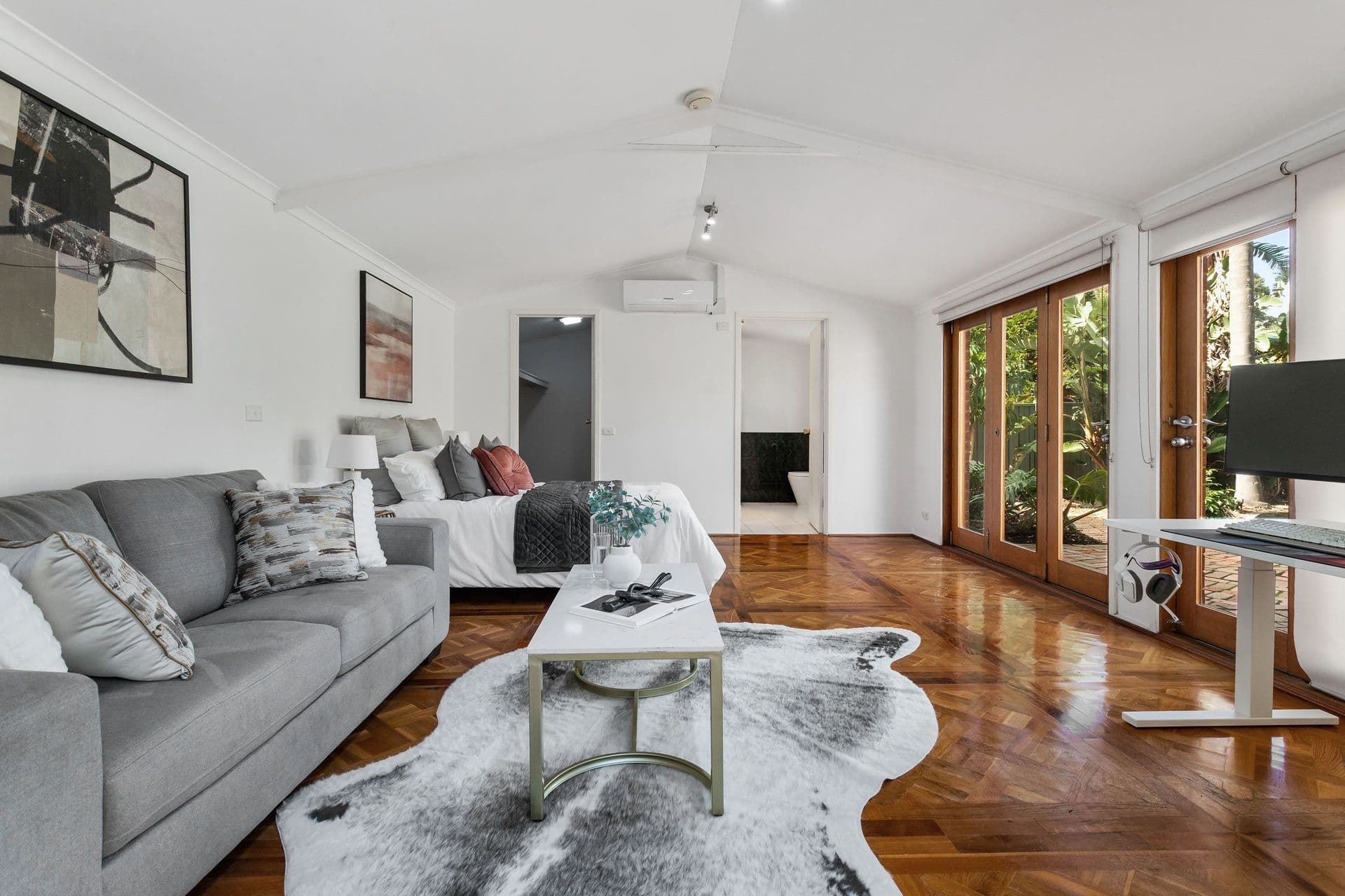 5 The Glade, Wheelers Hill VIC 3150, Wheelers Hill - Thumbnail 2