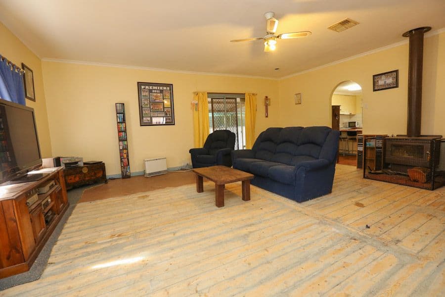 19 Loddon Avenue, RED CLIFFS VIC 3496, Red Cliffs - Thumbnail 3