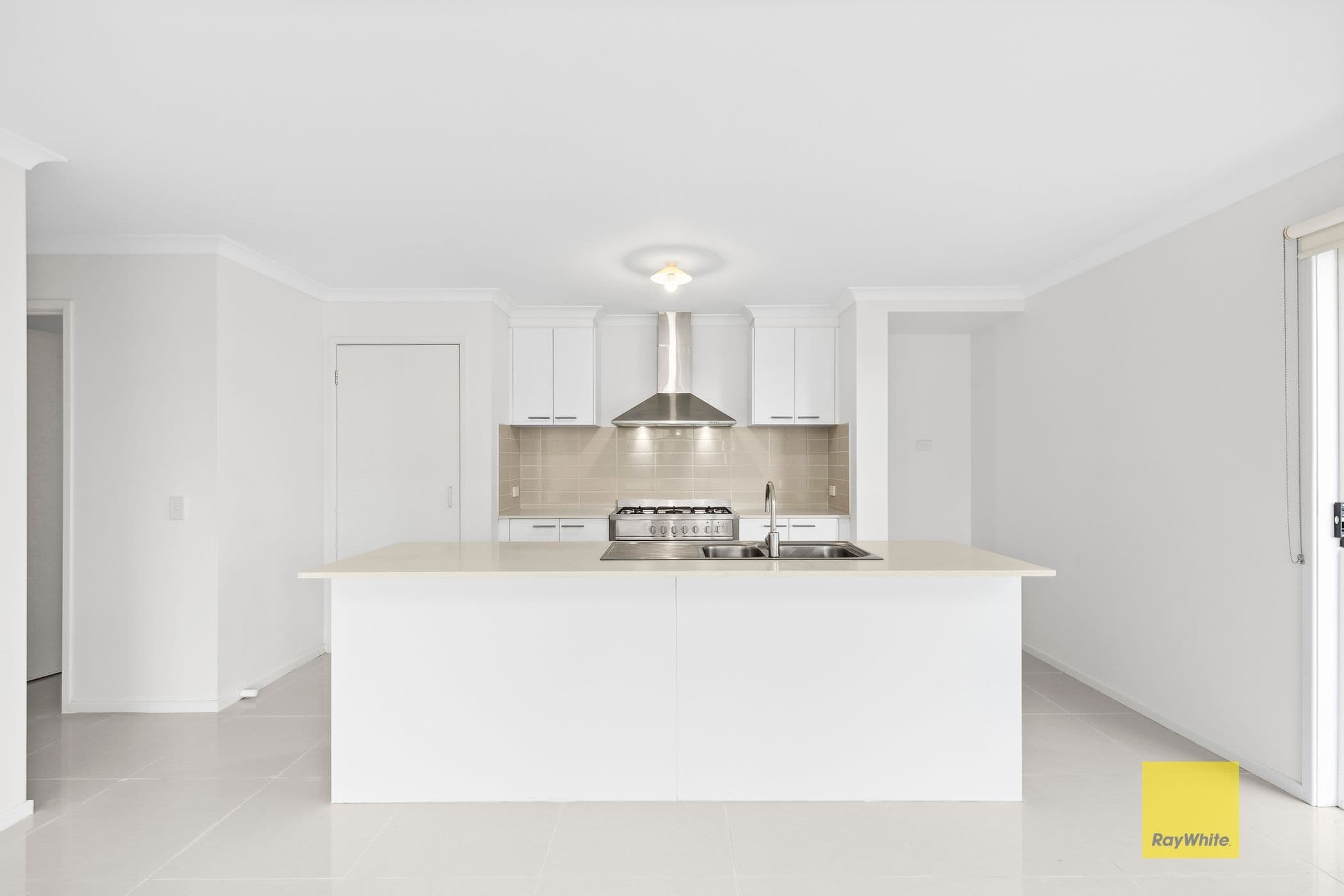 181 Grantham Drive, Highton VIC 3216, Highton - Thumbnail 2