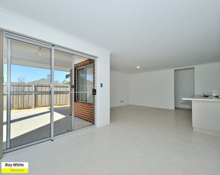  11 Hodnet Bend, ELLENBROOK WA 6069, Ellenbrook - Thumbnail 2