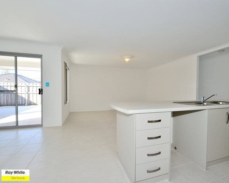 11 Hodnet Bend, ELLENBROOK WA 6069, Ellenbrook - Thumbnail 3