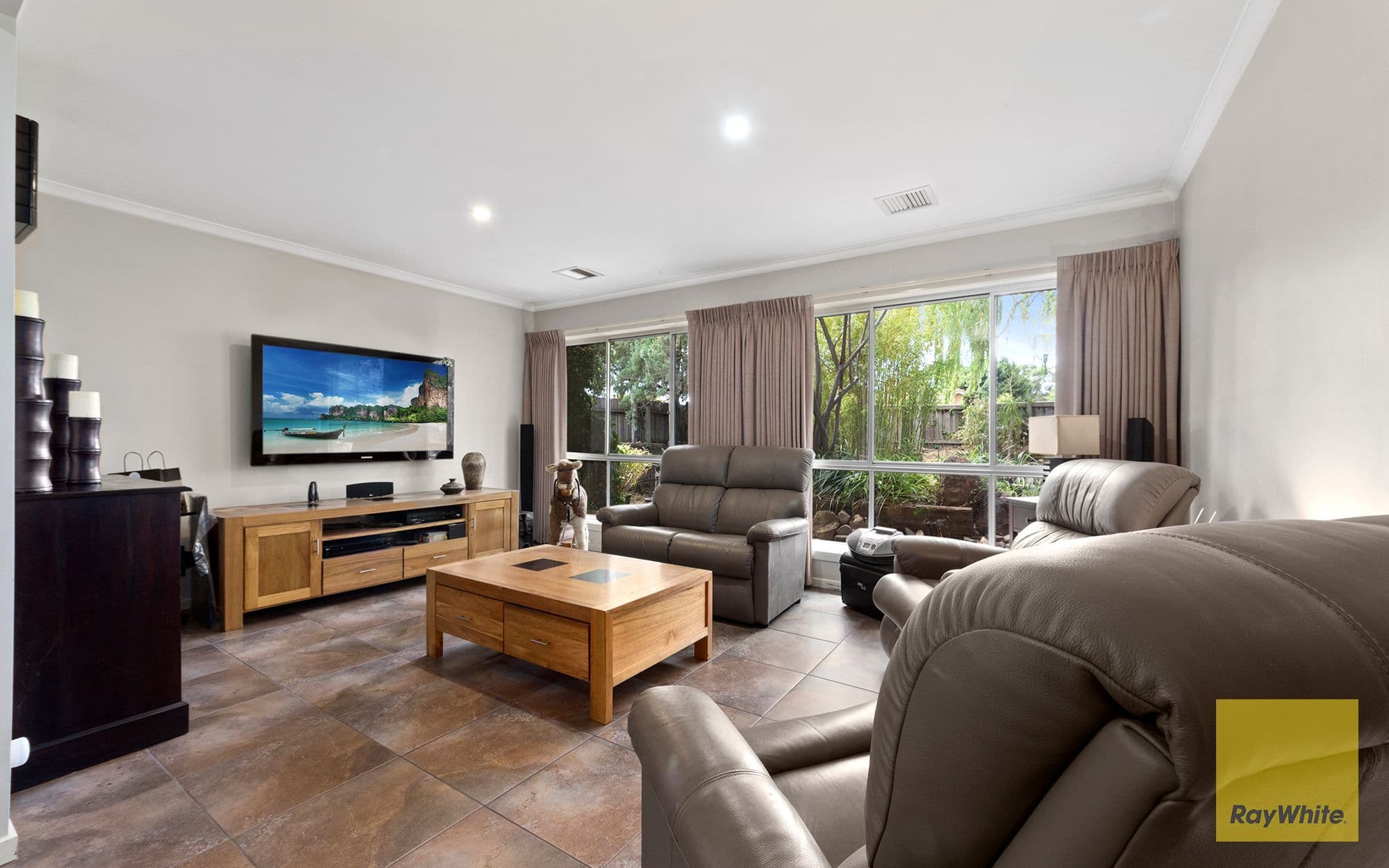 84 Chirnside Avenue, Werribee VIC 3030, Werribee - Thumbnail 2