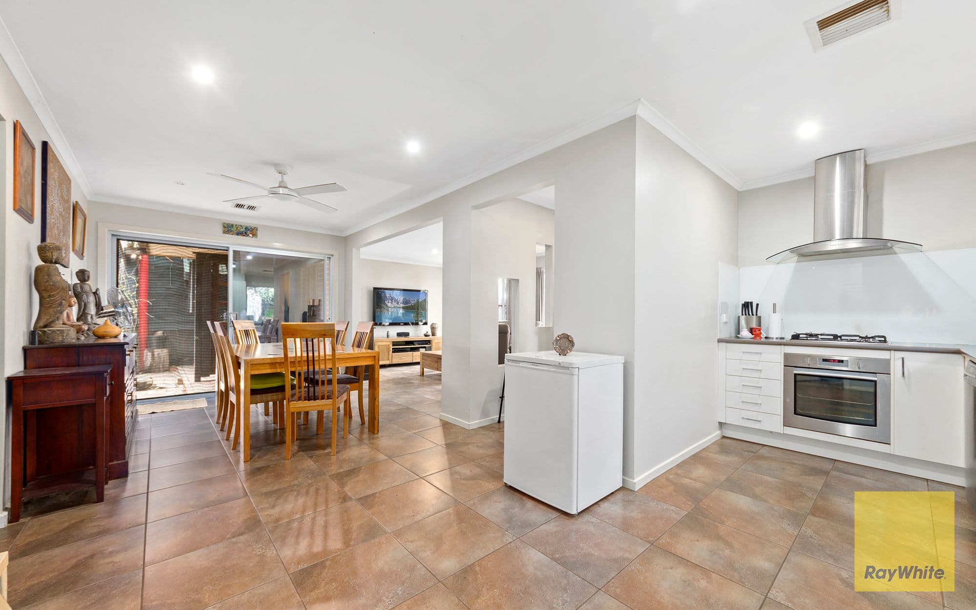 84 Chirnside Avenue, Werribee VIC 3030, Werribee - Thumbnail 6