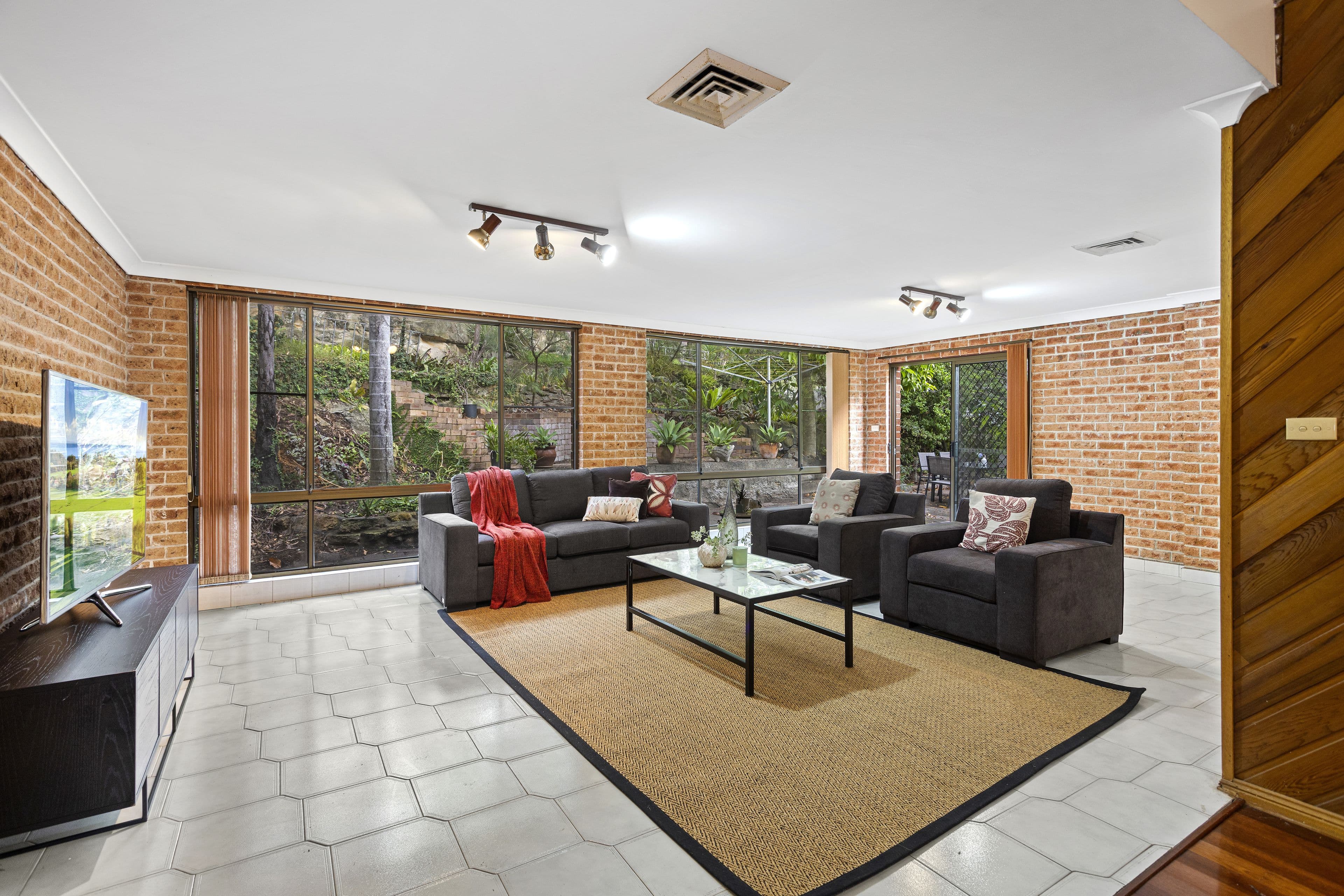 49 Llewellyn Street, Oatley NSW 2223, Oatley - Thumbnail 4