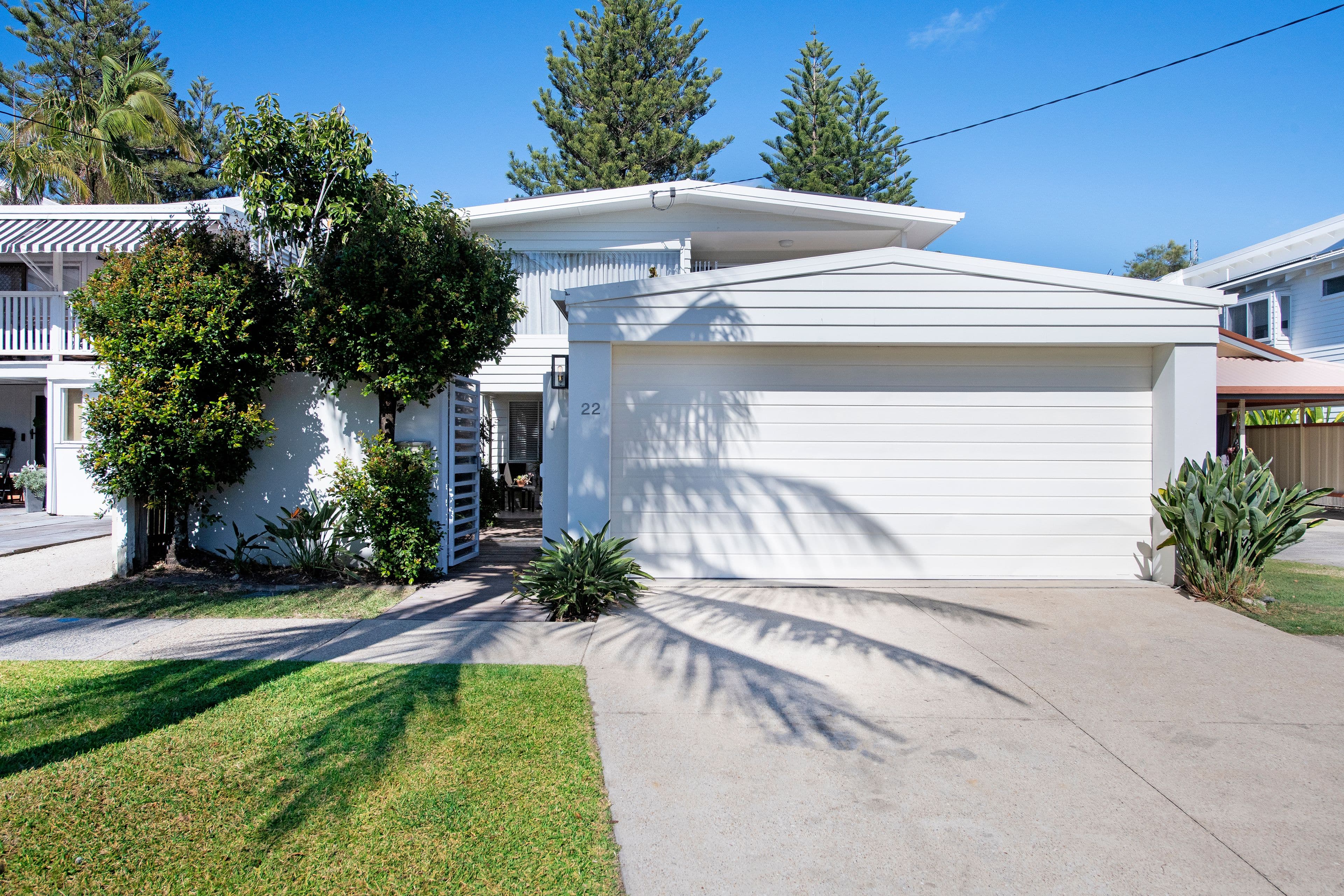 22 Venice Street, Mermaid Beach QLD 4218, Mermaid Beach - Thumbnail 2