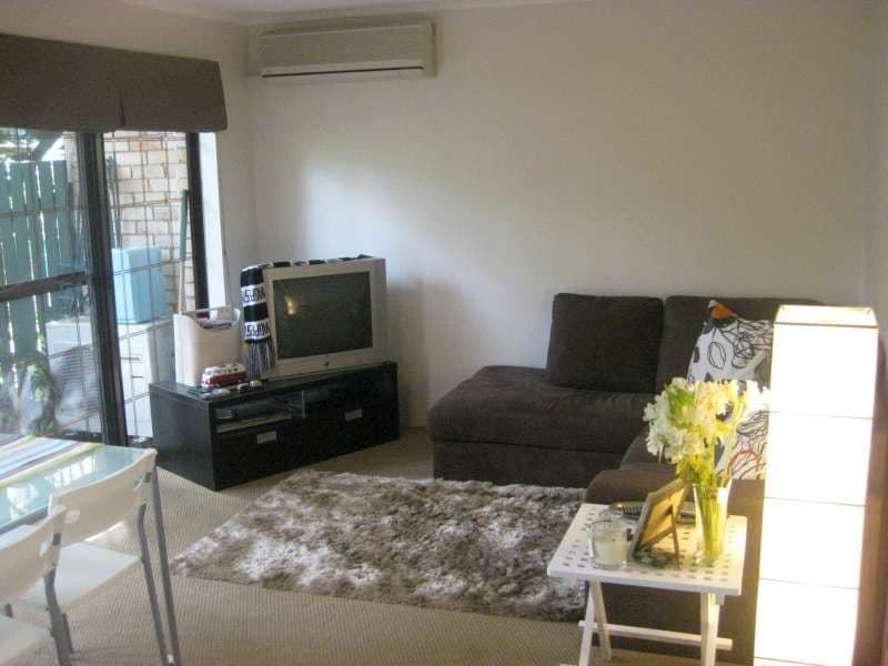 12 Woodstock Avenue, TARINGA QLD 4068, Taringa - Image 1